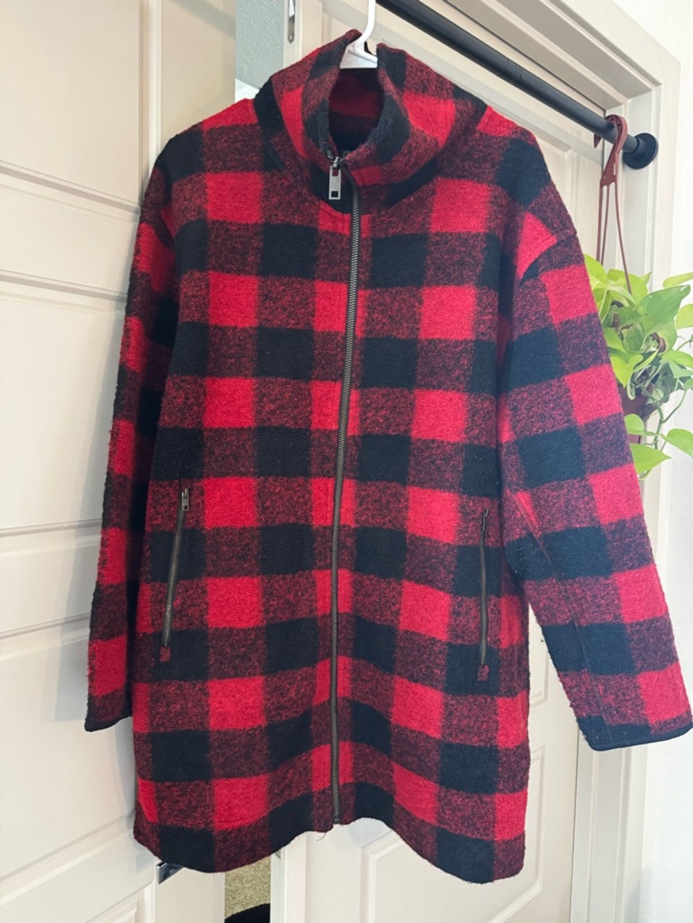 Roots Women’s Large Red and Black Buffalo Plaid Zip Front Jacket
